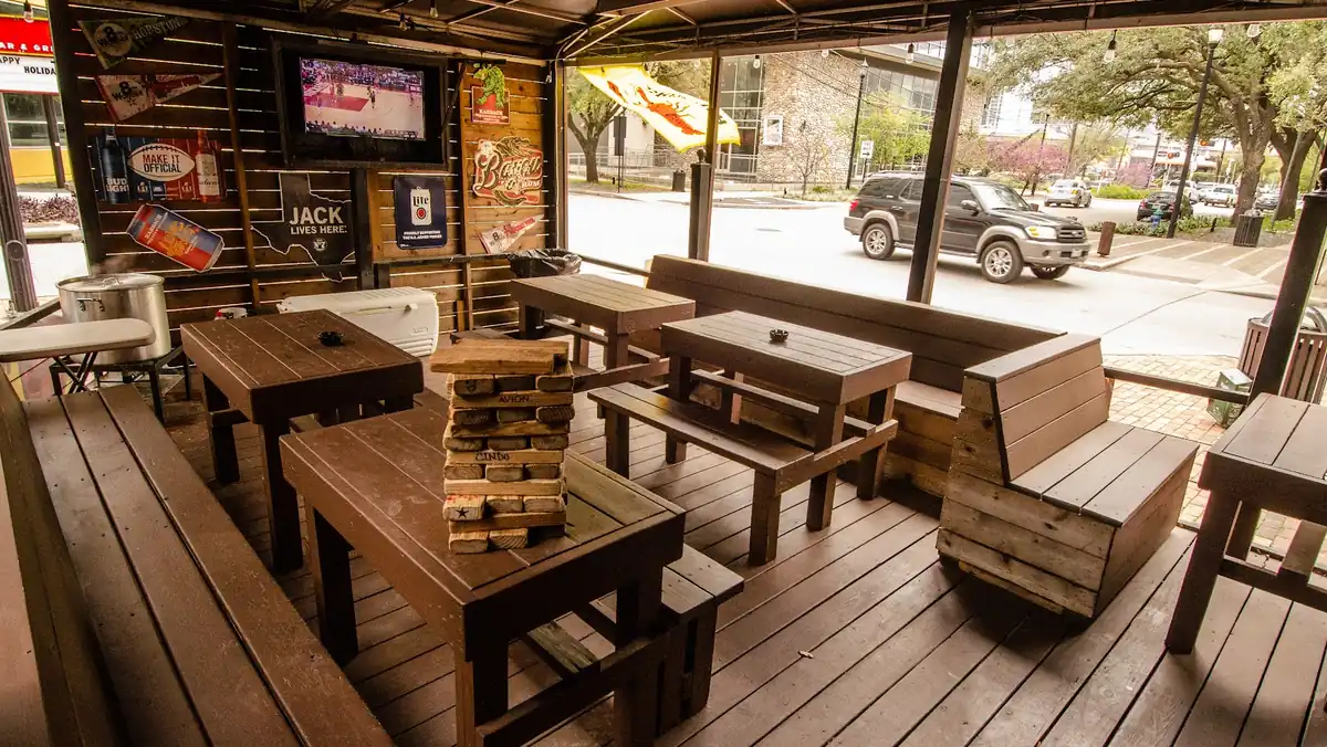 Christian's Tailgate Bar Grill in Houston