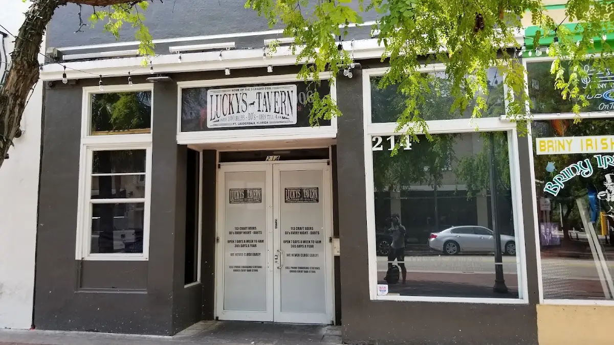 Luckys Tavern in Fort Lauderdale, FL