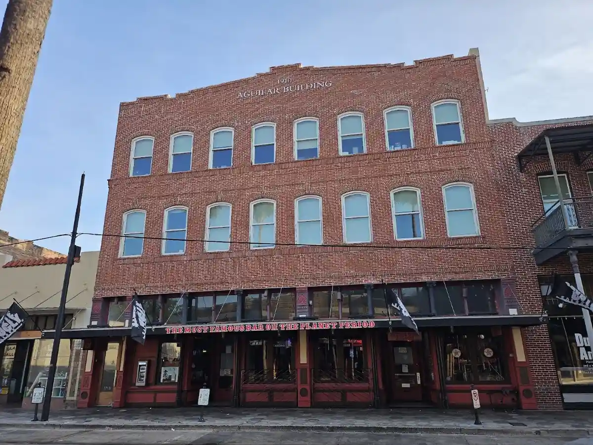 Coyote Ugly in Tampa, FL