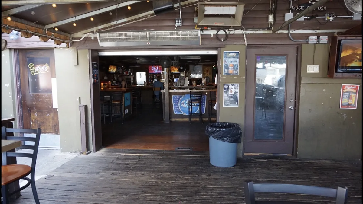 Losers Bar & Grill in Nashville