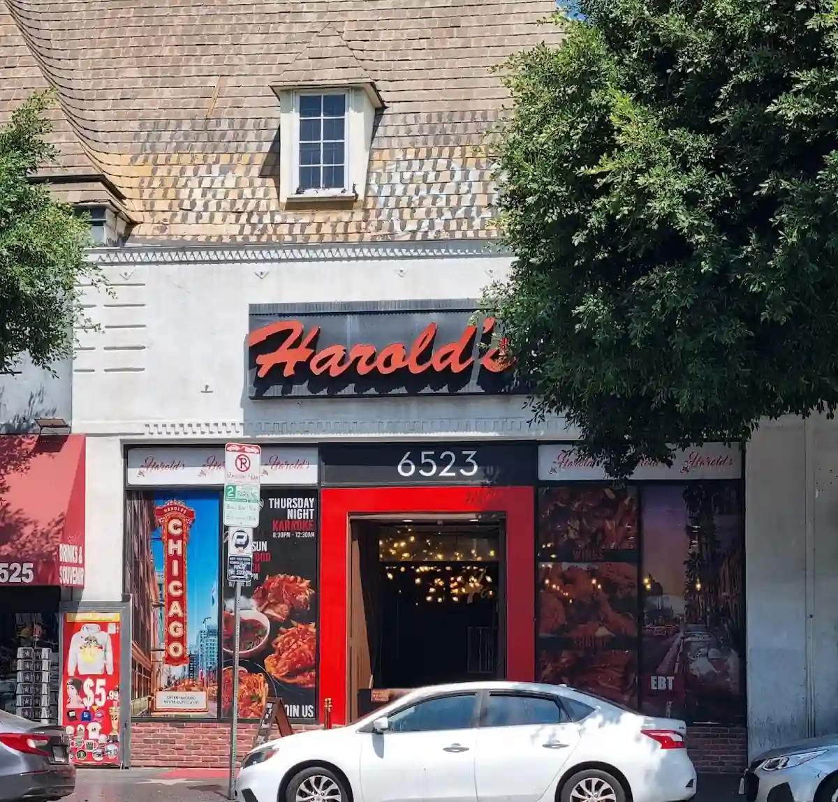 Harold’s Chicken & Bar in Los Angeles, CA