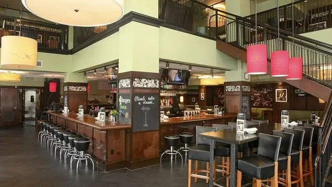 Bar Louie