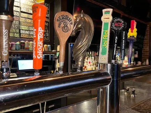 Dark Horse Tavern