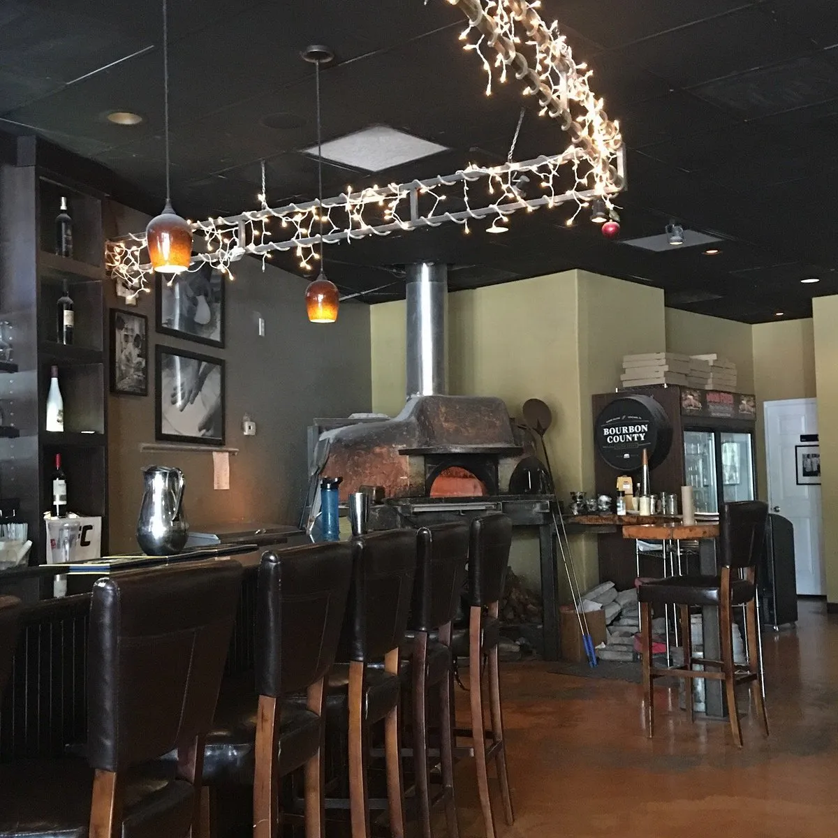 Wood Fired Pizza And Nightlife